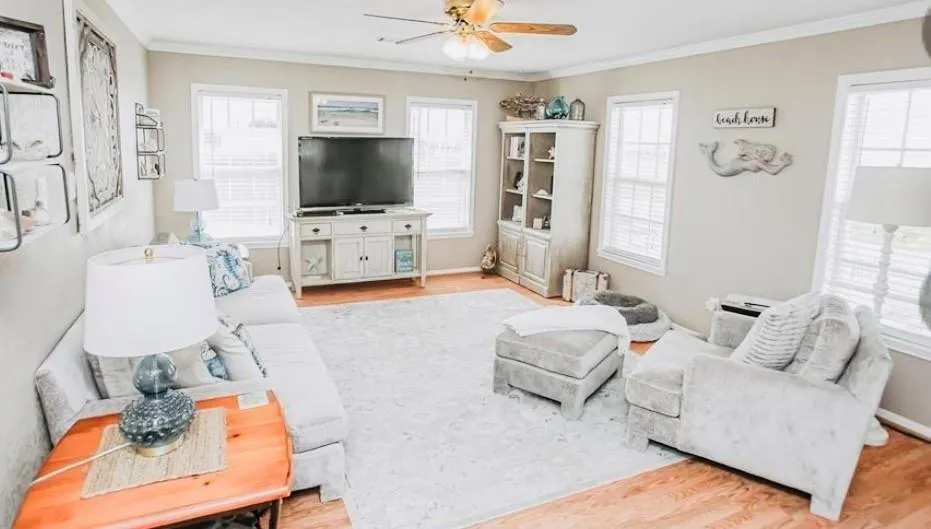 151 Neptune Sargent, TX 77414