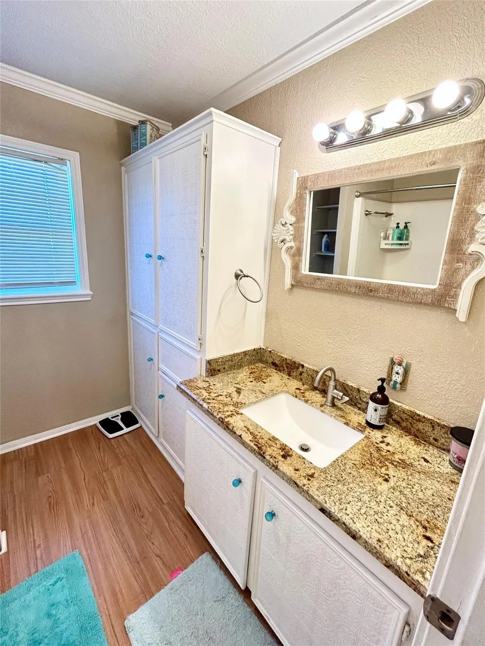151 Neptune Sargent, TX 77414