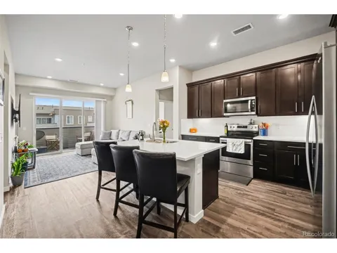 420 E Fremont Place #406
