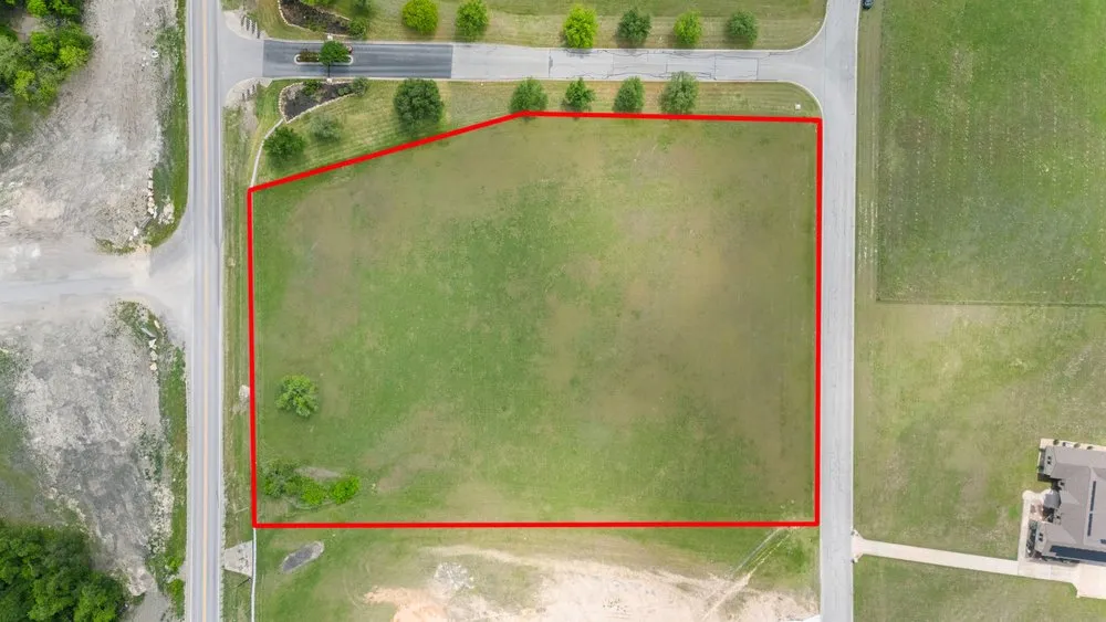 377 Heritage Loop Hutto, TX 78634