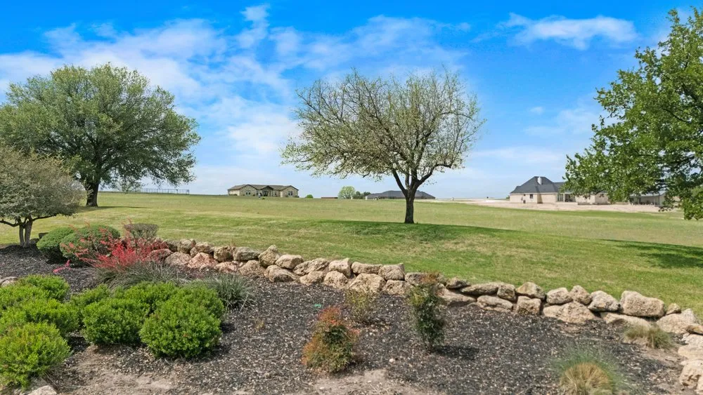 377 Heritage Loop Hutto, TX 78634