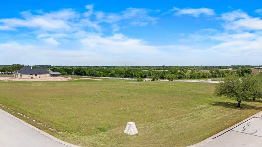 377 Heritage Loop Hutto, TX 78634