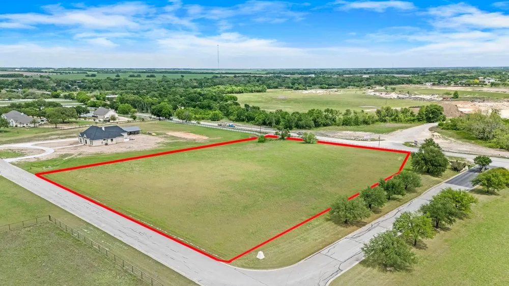 377 Heritage Loop Hutto, TX 78634