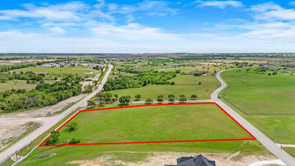 377 Heritage Loop Hutto, TX 78634