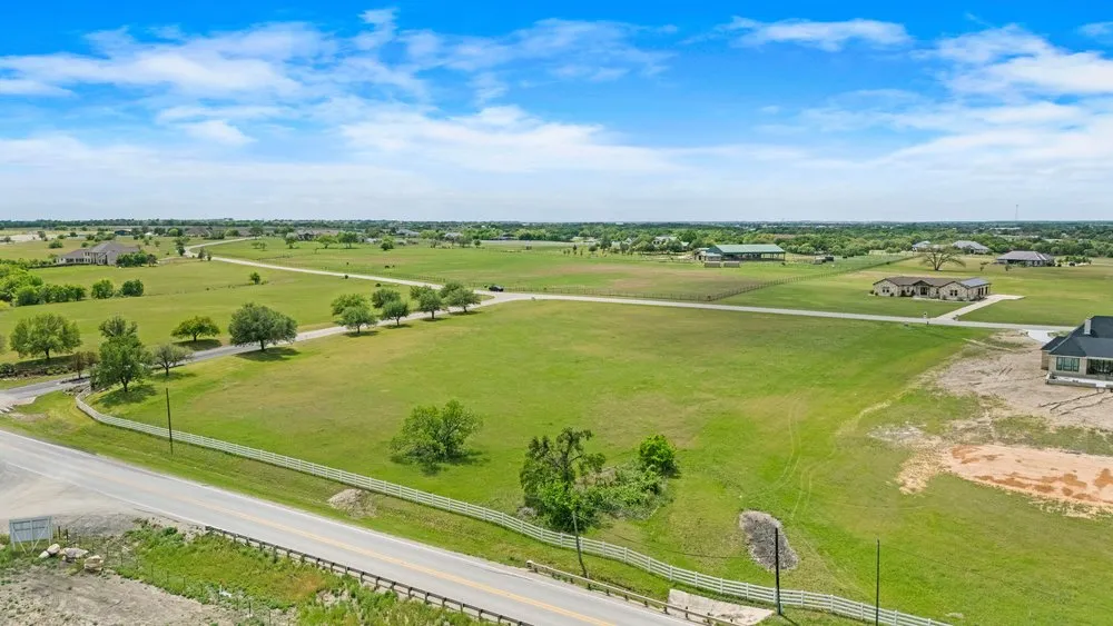 377 Heritage Loop Hutto, TX 78634
