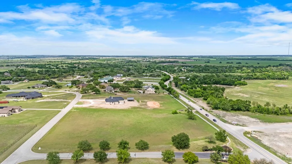 377 Heritage Loop Hutto, TX 78634