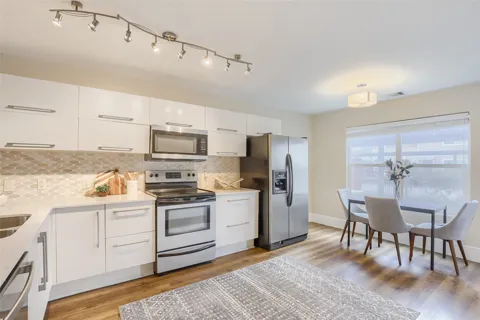 1101 Grove Boulevard #306