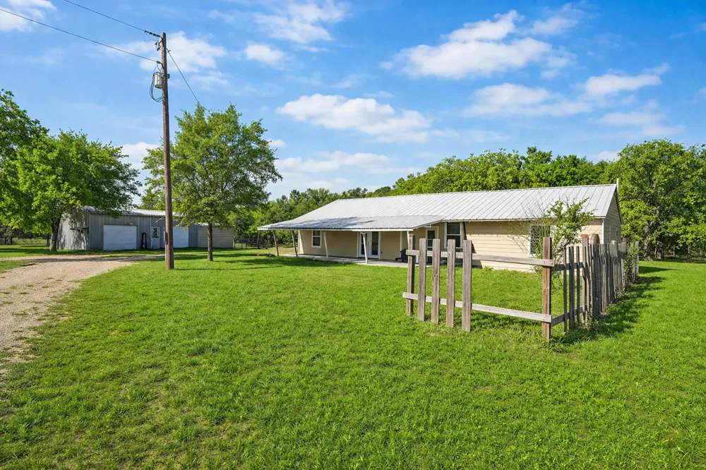14985 Fm 86 Dale, TX 78616