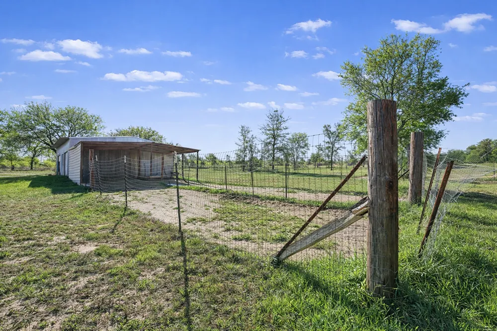14985 Fm 86 Dale, TX 78616