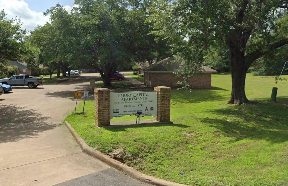 109 S Dunbar Lane Emory, TX 75440