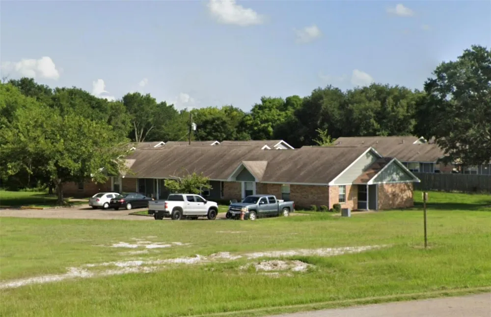 389 S Texas Street Emory, TX 75440