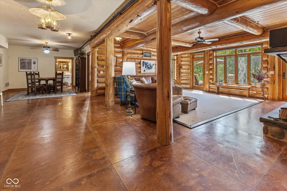 7839 W Bellsville Pike Nashville, IN 47448