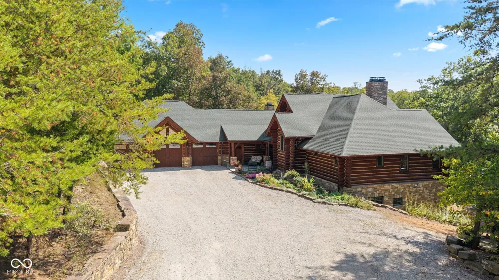 7839 W Bellsville Pike Nashville, IN 47448