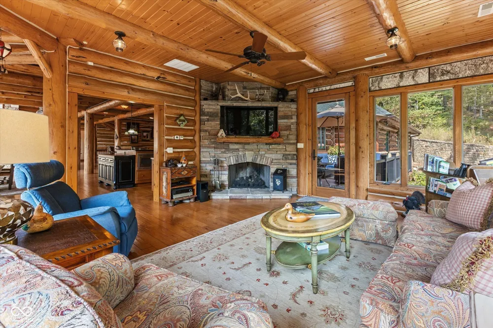 7839 W Bellsville Pike Nashville, IN 47448