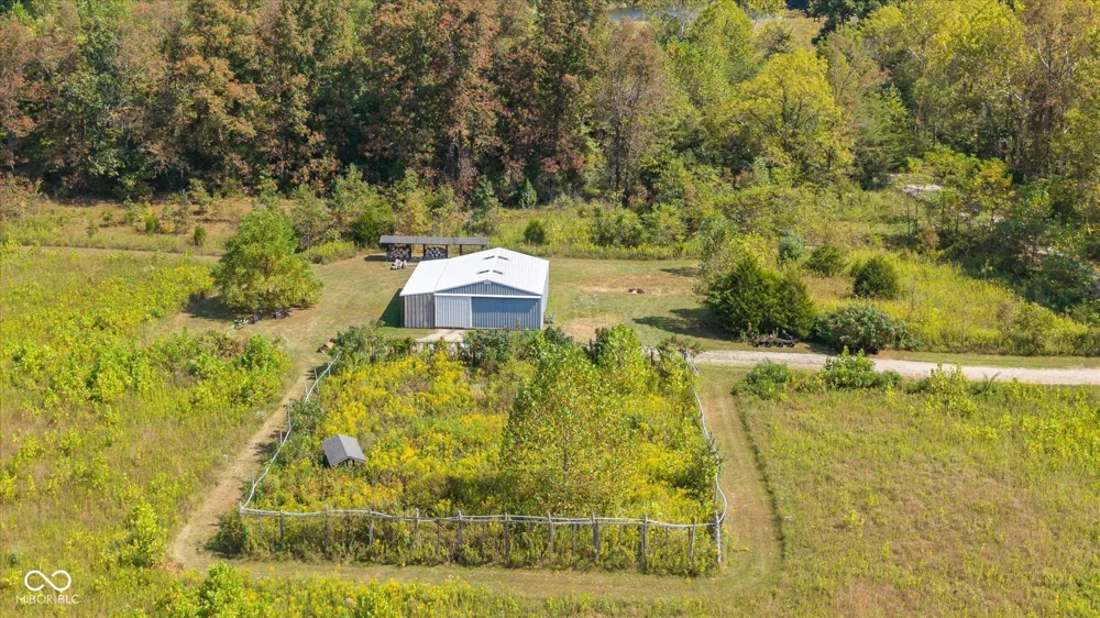 7839 W Bellsville Pike Nashville, IN 47448