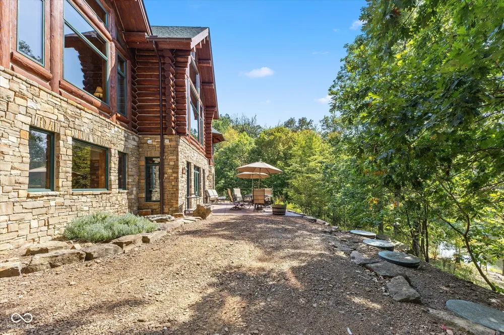 7839 W Bellsville Pike Nashville, IN 47448