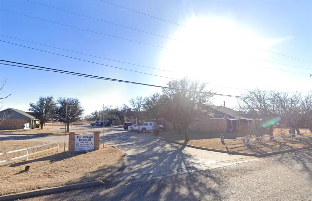 610 W 8th Street Idalou, TX 79329