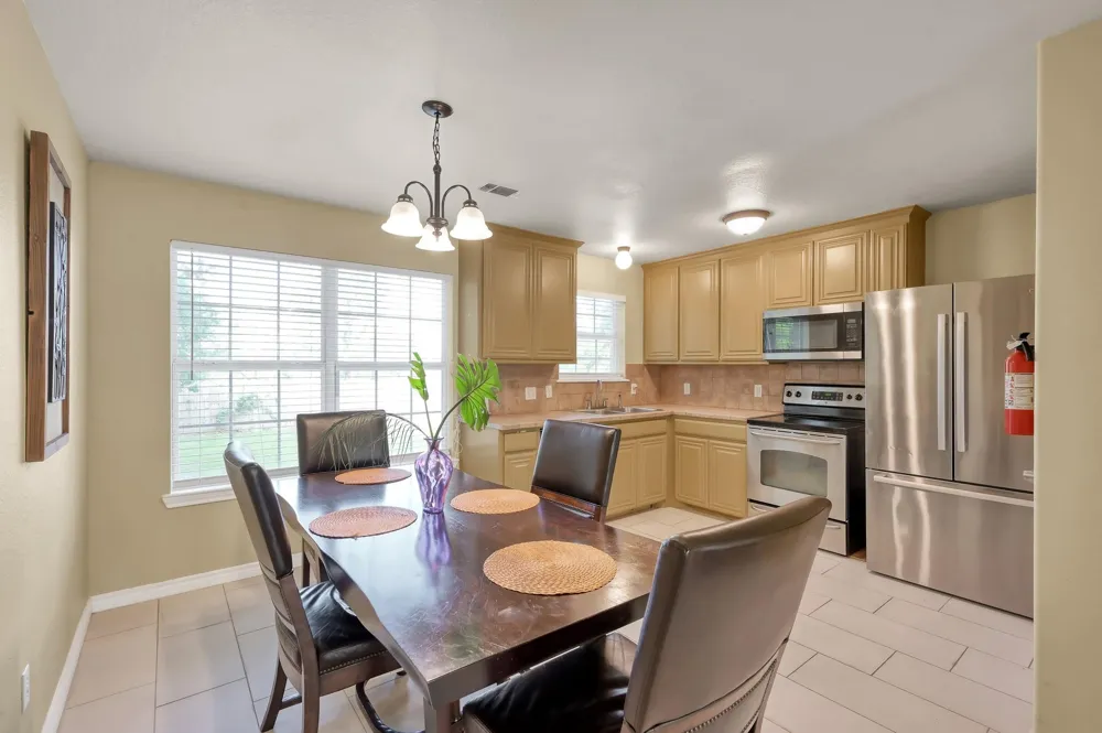 125 Pine Street Prairie View, TX 77445