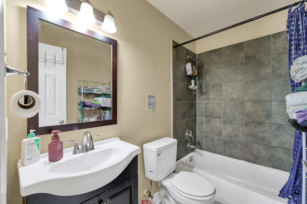125 Pine Street Prairie View, TX 77445