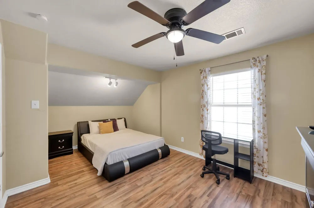 125 Pine Street Prairie View, TX 77445