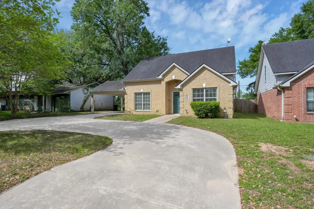 125 Pine Street Prairie View, TX 77445