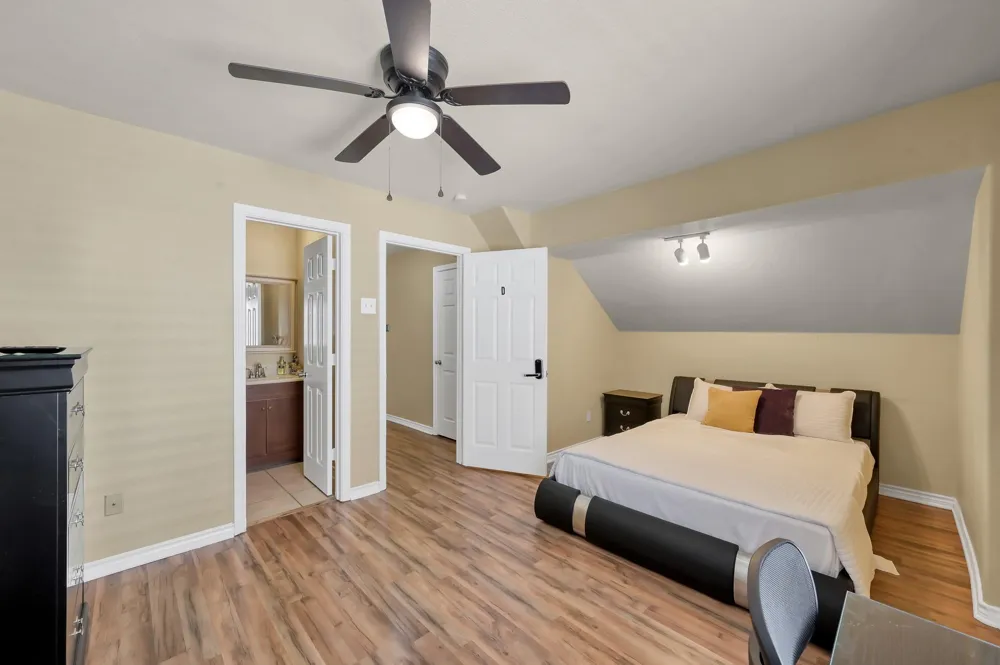 125 Pine Street Prairie View, TX 77445