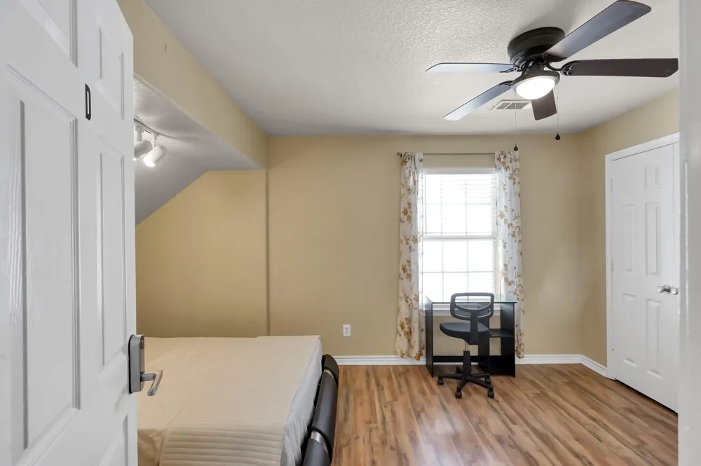 125 Pine Street Prairie View, TX 77445