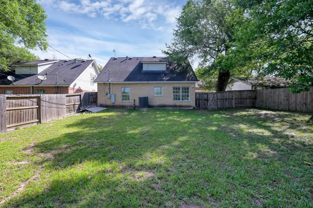 125 Pine Street Prairie View, TX 77445