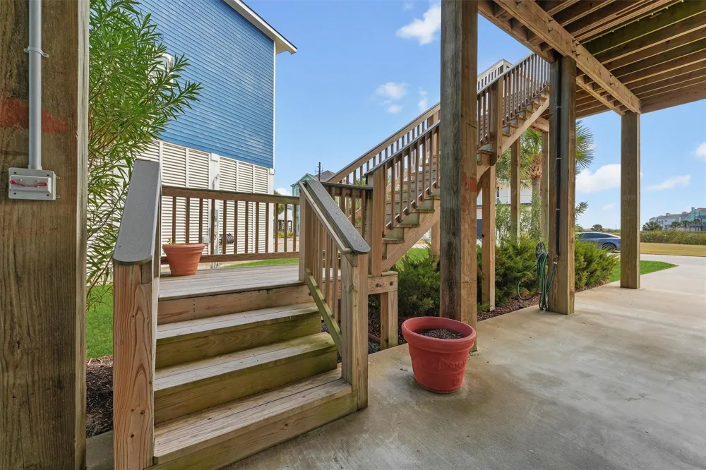 25102 Sausalito Drive Galveston, TX 77554