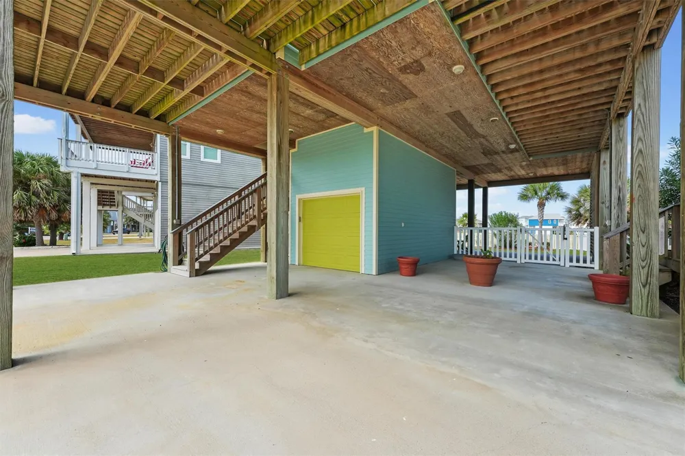25102 Sausalito Drive Galveston, TX 77554