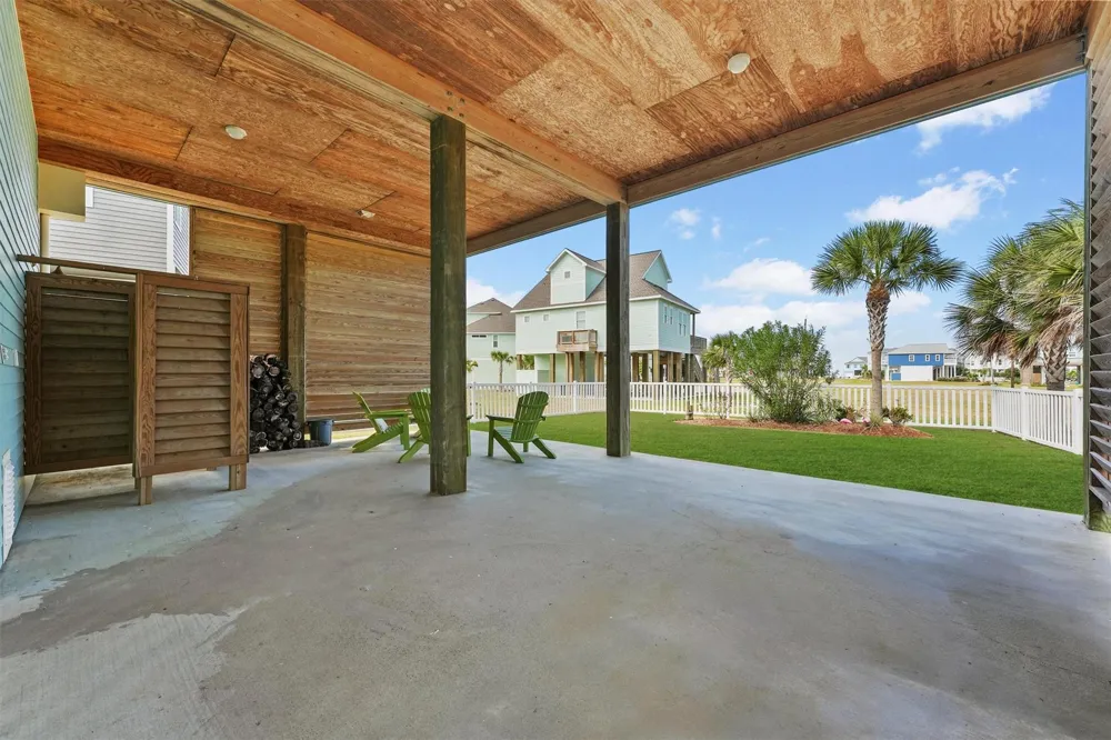 25102 Sausalito Drive Galveston, TX 77554