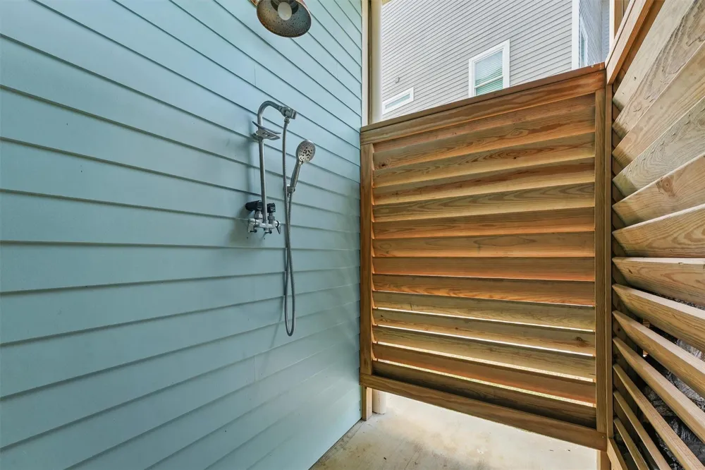 25102 Sausalito Drive Galveston, TX 77554