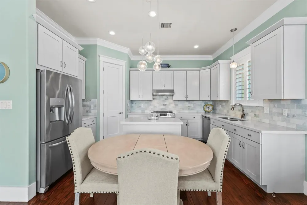 25102 Sausalito Drive Galveston, TX 77554
