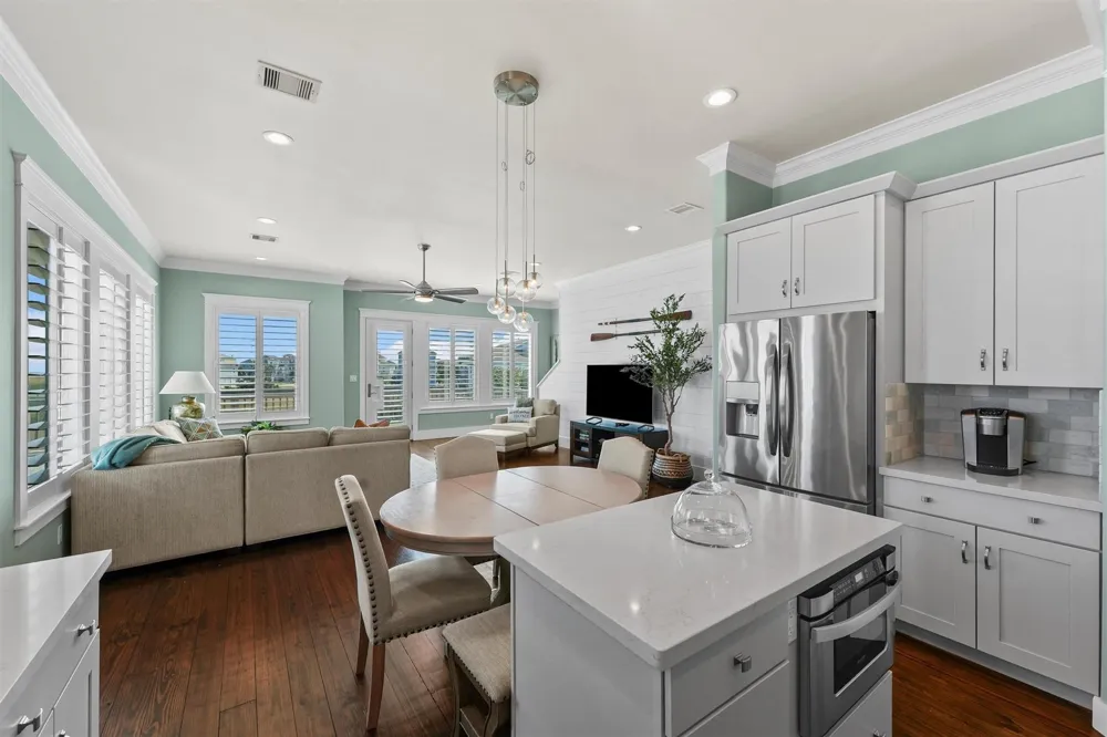 25102 Sausalito Drive Galveston, TX 77554