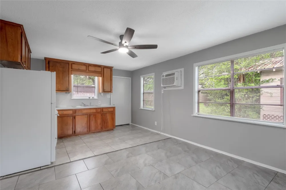 700 Gray Street #2 Huntsville, TX 77320