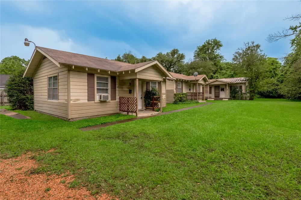 700 Gray Street #2 Huntsville, TX 77320