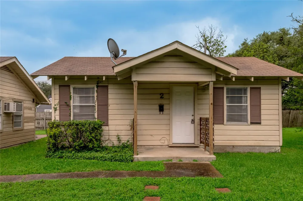 700 Gray Street #2 Huntsville, TX 77320
