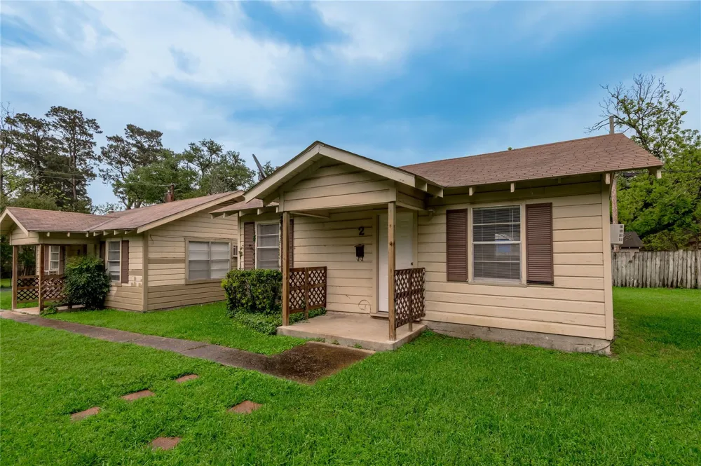 700 Gray Street #2 Huntsville, TX 77320