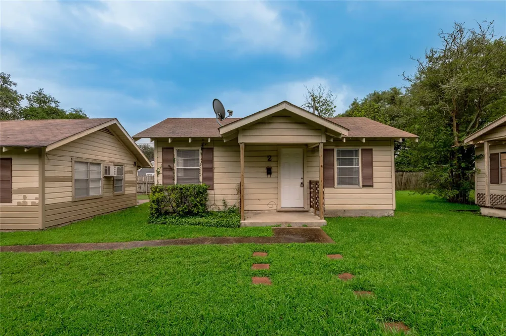 700 Gray Street #2 Huntsville, TX 77320