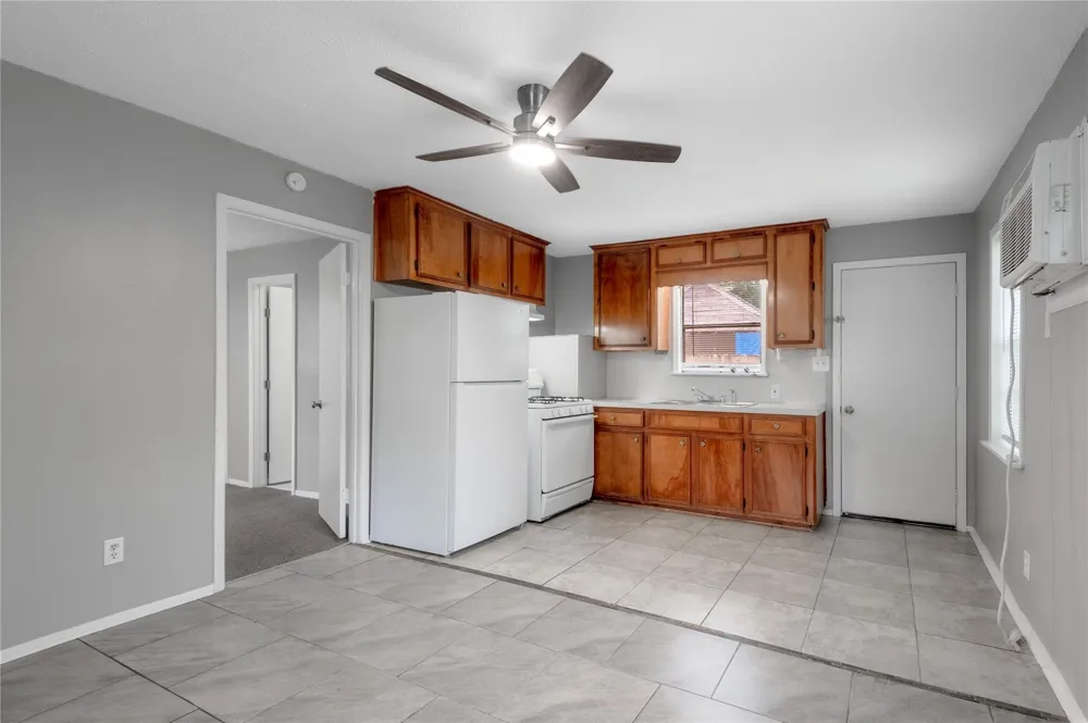 700 Gray Street #2 Huntsville, TX 77320
