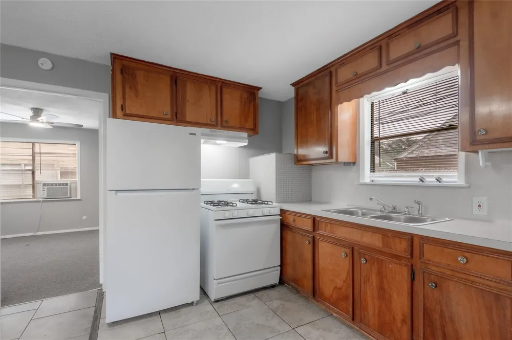 700 Gray Street #2 Huntsville, TX 77320