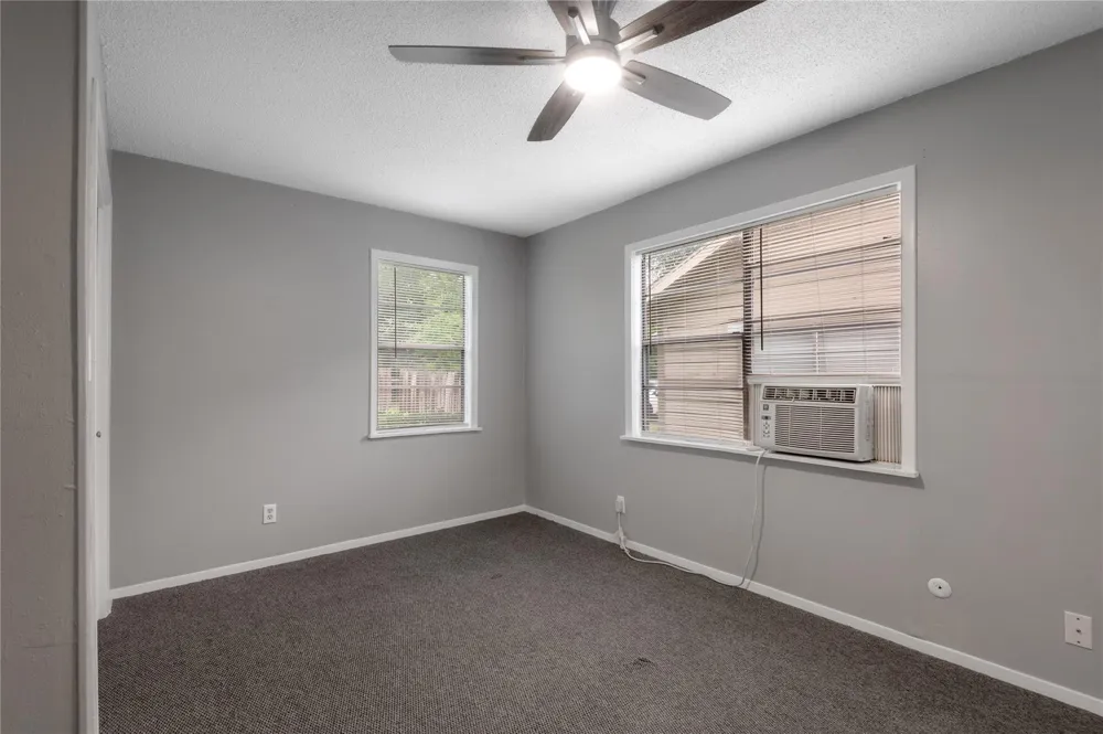 700 Gray Street #2 Huntsville, TX 77320