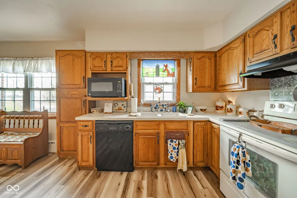 11910 S County Road 800 W Daleville, IN 47334