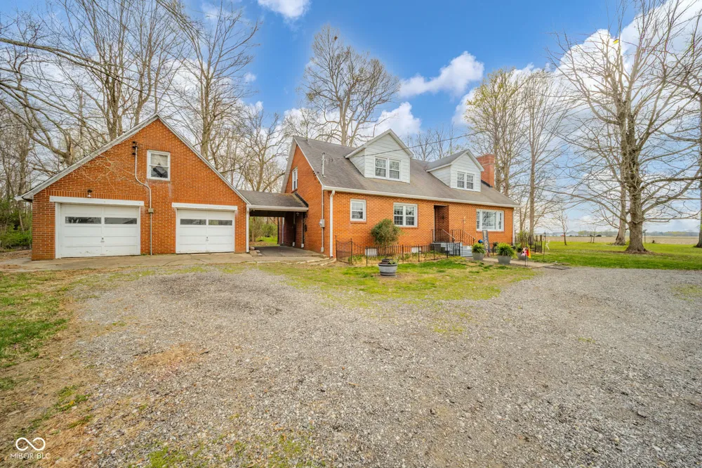 11910 S County Road 800 W Daleville, IN 47334