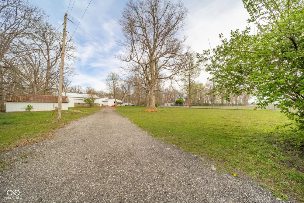 11910 S County Road 800 W Daleville, IN 47334