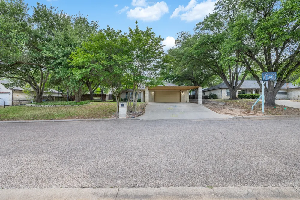 705 Palmer Street Rockdale, TX 76567