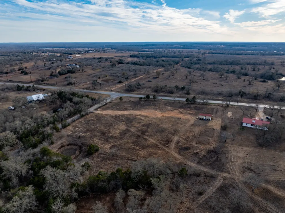1056 High Grove Road Cedar Creek, TX 78612