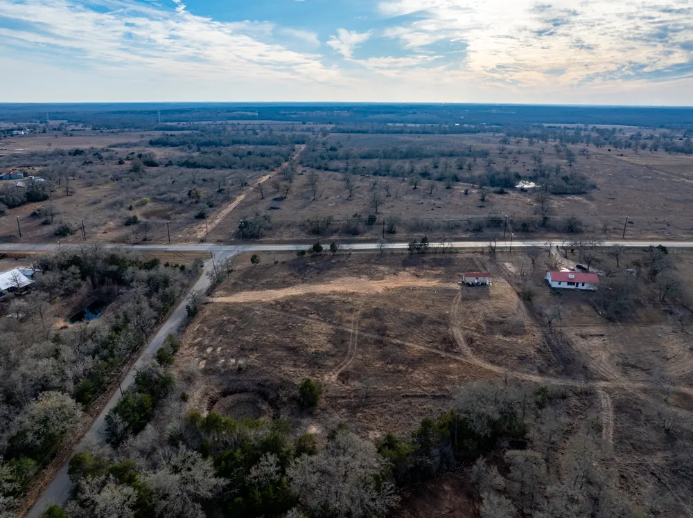 1056 High Grove Road Cedar Creek, TX 78612