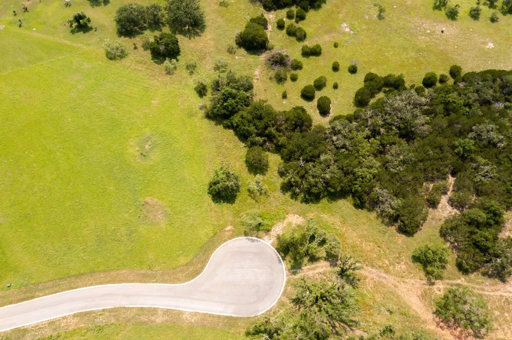 24 Lilly Lane Road Round Mountain, TX 78663