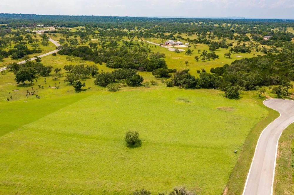 24 Lilly Lane Road Round Mountain, TX 78663